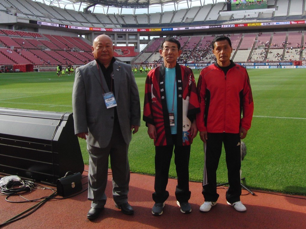 2017年 神栖の日 カシマスタジアム（境川会長・保立市長・工藤四種会長）